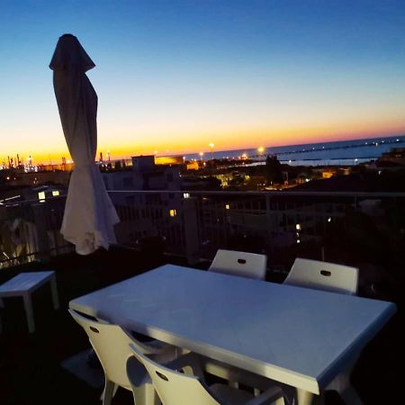 Апартаменты La Terrazza Фальконара-Мариттима Экстерьер фото