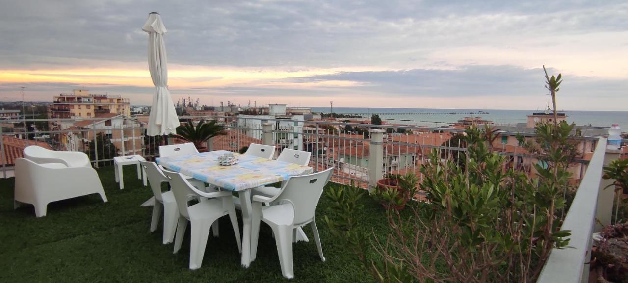 Апартаменты La Terrazza Фальконара-Мариттима Экстерьер фото