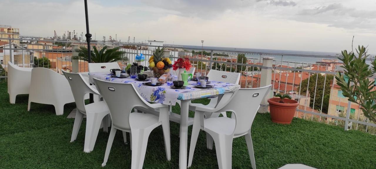 Апартаменты La Terrazza Фальконара-Мариттима Экстерьер фото