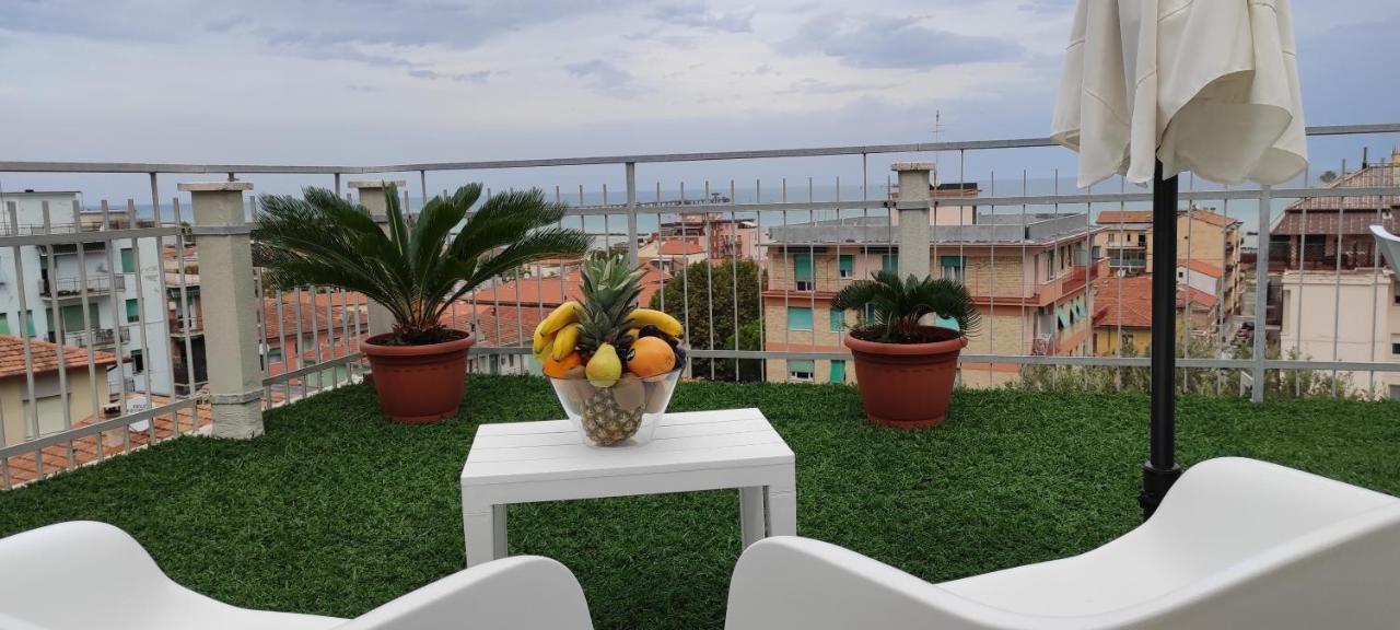 Апартаменты La Terrazza Фальконара-Мариттима Экстерьер фото